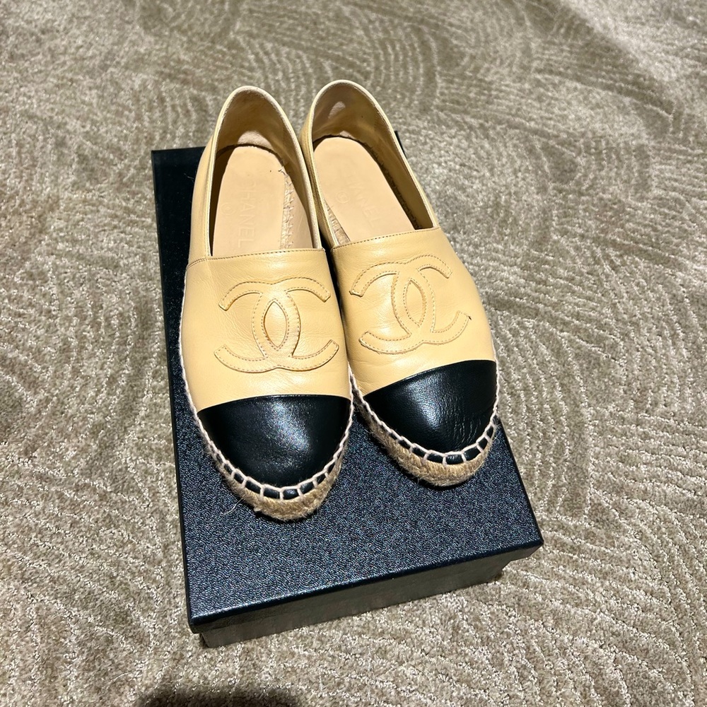 COPY - CHANEL ESPADRILLES Lambskin like BRAND NEW